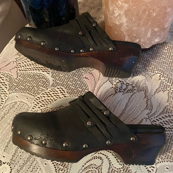 Frye Clogs Womens Size 5.5 Black Leather Clara Campus Studded Clogs - Picture 4 of 13
